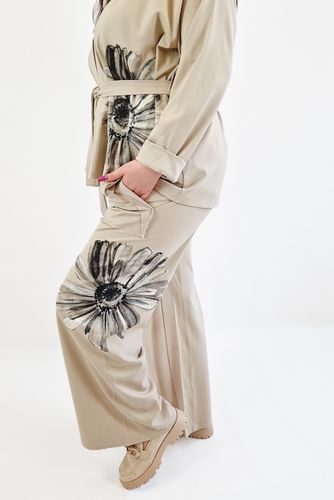 Komplet Damski Narzutka i Spodnie w Kwiaty Beżowy UNI na Arena.pl
