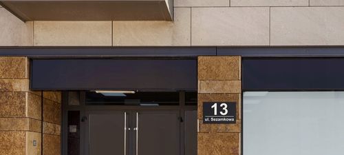 Numer Domu Na Dom Tabliczka Adresowa z Numerem Domu Czarna 32x21 4 dystanse na Arena.pl