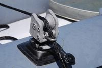 Rolka kotwiczna obrotowo-uchylna zestawem do montażu na PCV ARRp002 Borika