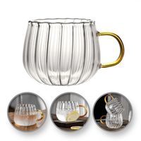Filiżanka szklanka z falowanymi ściankami ze złotych uchem 350 ml 1szt