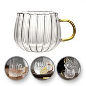 filiżanka szklanka z falowanymi ściankami ze złotych uchem