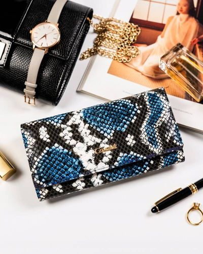 Damski portfel z wężowym wzorem od Cavaldi z RFID na Arena.pl