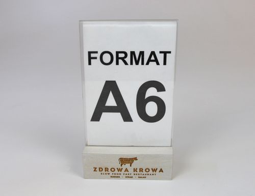 stojak na menu plexi + biała drewniana podstawka z grawerem A6 10 szt na Arena.pl