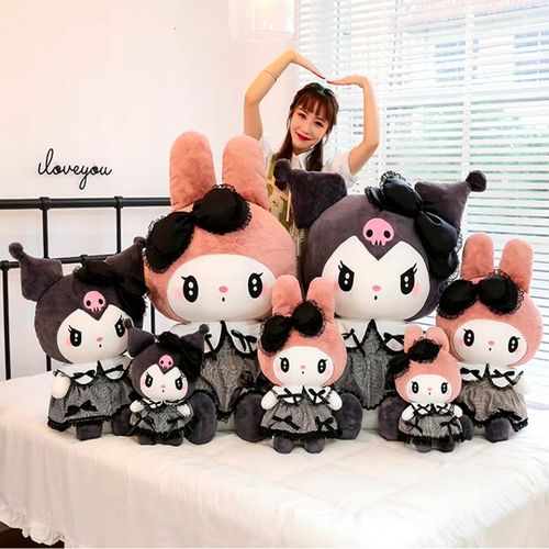 HELLO KITTY KUROMI MASKOTKA PLUSZAK ZABAWKA CZARNA SUKIENKA KOTEK 35CM na Arena.pl