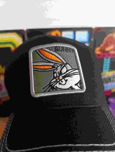 Nowa modna czapka z Królikiem Bug'sem na Arena.pl