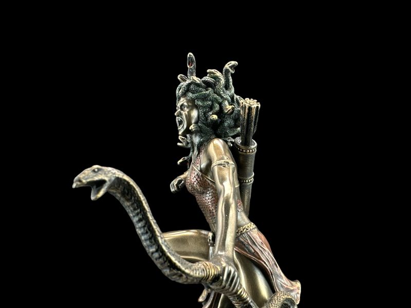 MEDUSA Z ŁUKIEM VERONESE WU77730A4 zdjęcie 2