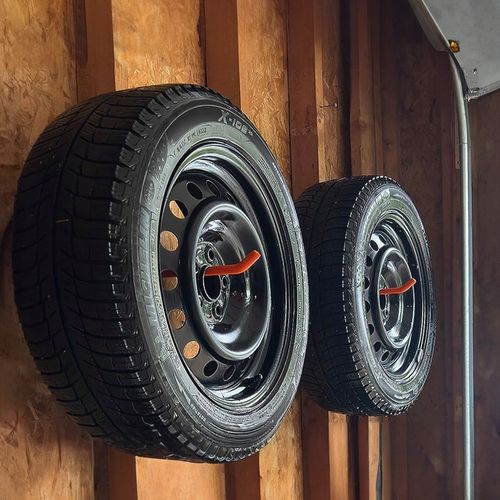 Komplet 4 uchwytów ściennych Maclean, max. obciążenie 60kg/1 uchwyt, na Arena.pl