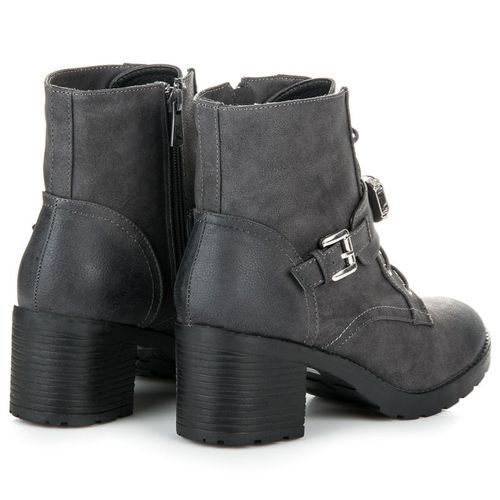 Workery na słupku r.36 na Arena.pl