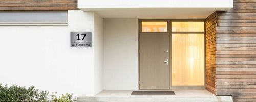 NIERDZEWNY NUMER NA DOM 32x21cm TABLICZKA ADRESOWA Z NUMEREM DOMU ALUMINIUM na Arena.pl