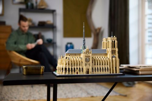 Klocki Architecture 21061 Notre-Dame w Paryżu na Arena.pl