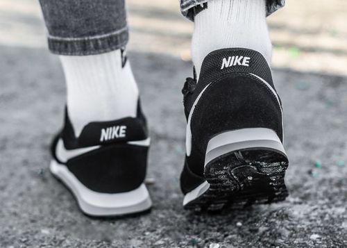 Nike MD Runner 2 (807316-001)36,5 na Arena.pl