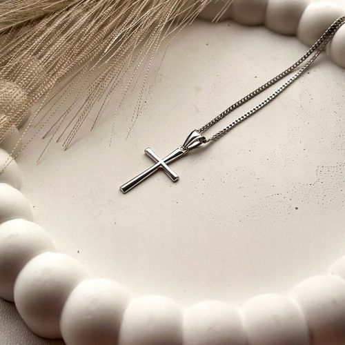 Srebrny krzyżyk z łańcuszkiem medalik komunijny łańcuszek z krzyżykiem na Arena.pl