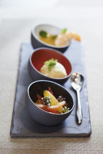 Miseczka Solid asymetryczna czerwona 40 ml Revol na Arena.pl