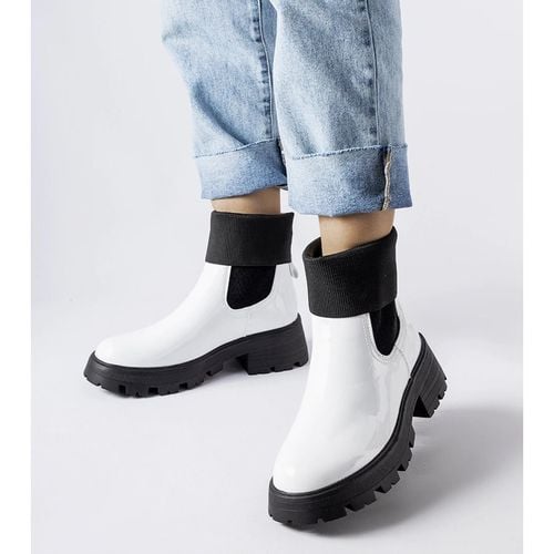 Białe wsuwane botki workery r.41 na Arena.pl