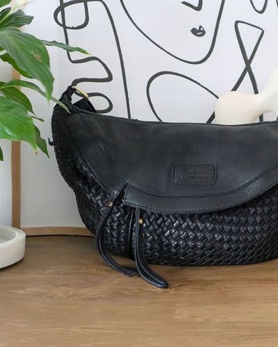 Torebka SKÓRZANA duża nerka PÓŁKSIĘŻYC listonoszka na Arena.pl