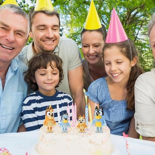 FIGURKI BLUEY Z RODZINĄ BLUE CAŁY ZESTAW 8 SZTUK BLUEY & FAMILY na Arena.pl