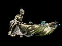 SECESYJNA WAZA Z SIEDZĄCĄ LADY VERONESE AN10023V4