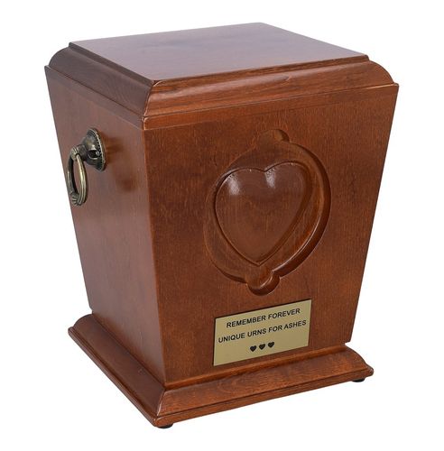 Drewniana urna na prochy z sercem / Plakietka na Arena.pl