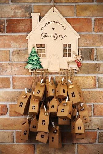 KALENDARZ ADWENTOWY Z IMIENIEM BAZA DREWNIANA Dekoracje Świąteczne DOMEK na Arena.pl