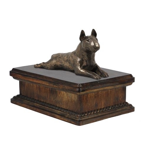 Bulterier leżący - eksluzywna urna na Arena.pl