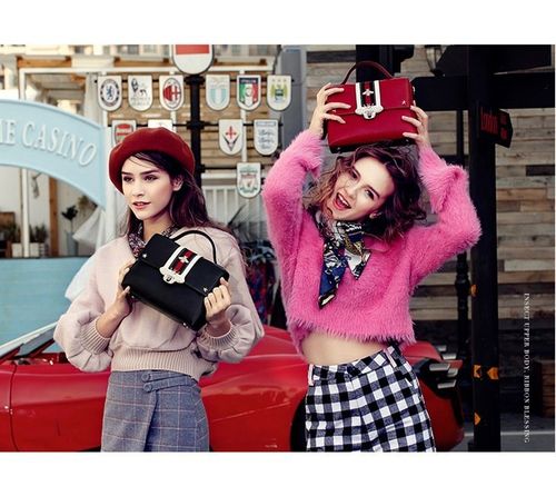 Oryginalny kuferek ecru na Arena.pl