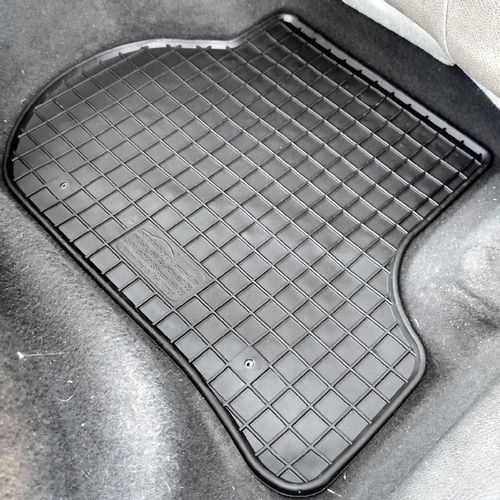 Dywaniki dedykowane do VW Scirocco III TUNEL na Arena.pl