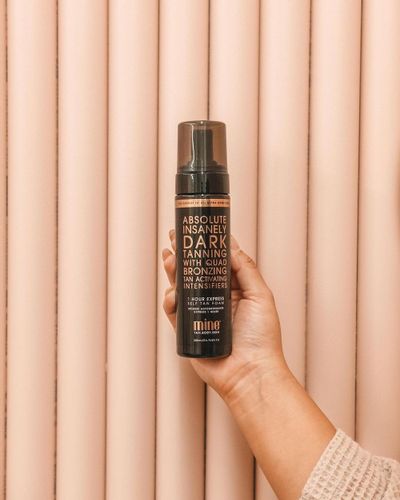 MineTan Absolute Ultra Dark - Pianka Samoopalająca 200 ml na Arena.pl