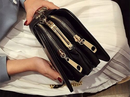 Torebka Damska KUFEREK Czarna Pojemna Elegancka na Łańcuszku Usztywniana na Arena.pl