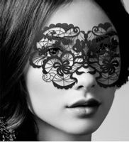 Tajemnicza przyklejana maska Anna