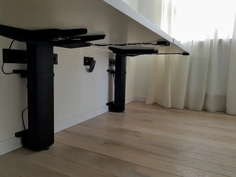 Biurko ścienne z regulacją wysokości zdjęcie 3