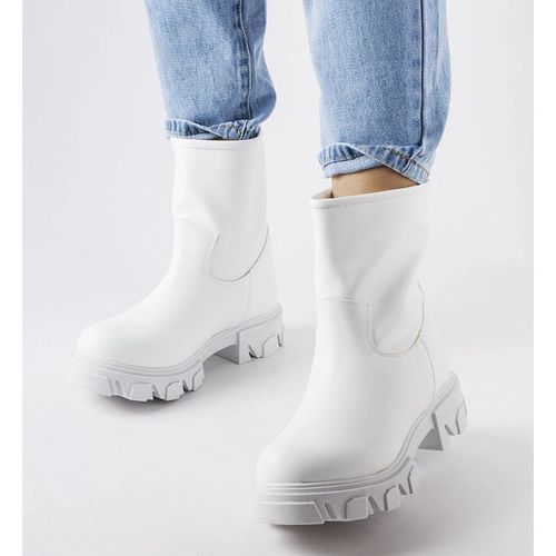 Białe wsuwane workery Wuori r.40 na Arena.pl