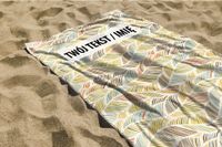 RĘCZNIK Kolorowe listki z twoim dowolnym tekstem 140x75cm 029G