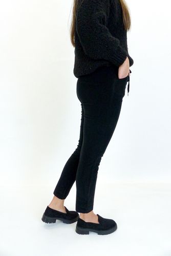 Sztruksowe Spodnie Damskie na Gumce Rurki Czarne S na Arena.pl