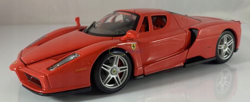 auto 1:24 enzo ferrari red (12) 0065 na Arena.pl