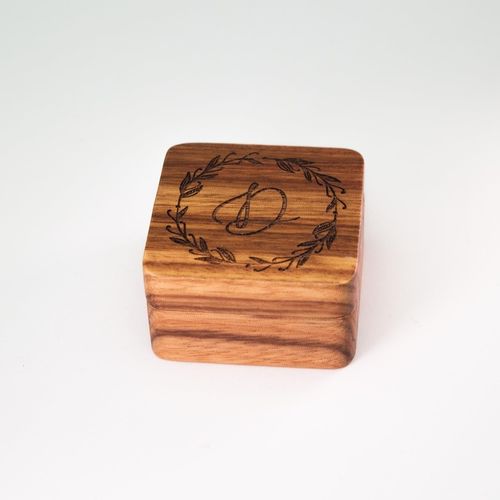 Ekskluzywne Drewniane Pudełko na Spinki do Mankietów z Grawerem na Arena.pl