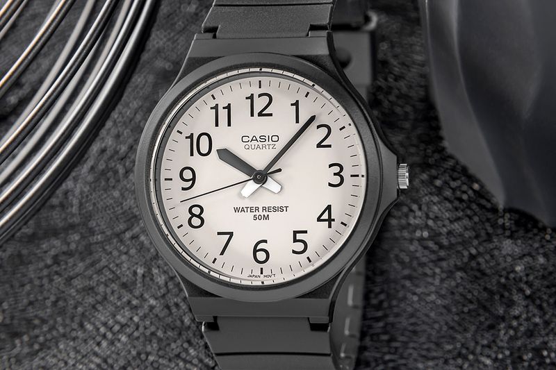 zegarek męski casio mw-240-7bvdf + box zdjęcie 5