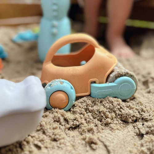 ZESTAW Z SAMOCHODZIKIEM  DO PIASKU na Arena.pl