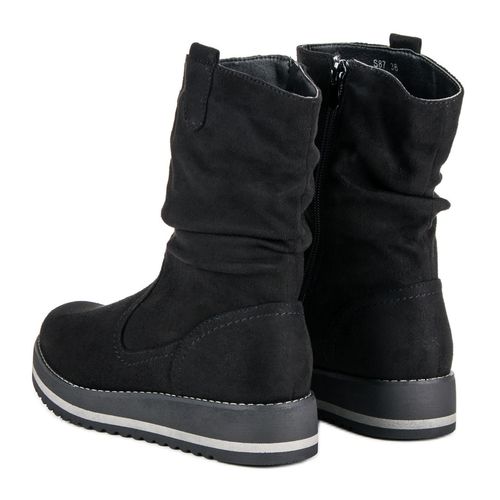 Czarne botki na platformie r.38 na Arena.pl