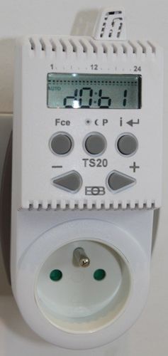 TERMOSTAT GNIAZDKOWY ELEKTROBOCK TS20 Z PROGRAMATOREM TYGODNIOWYM na Arena.pl