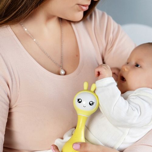 ALILO KRÓLICZEK INTERAKTYWNY SMARTY BUNNY Z MUZYKĄ Żółty R1 Grzechotka na Arena.pl