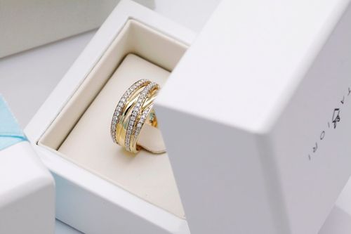 Złoty pierścionek PXD1267 - Diament na Arena.pl