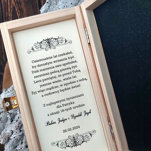 PUDEŁKO NA GOTÓWKĘ 18-te urodziny * PREZENT * hit OSIEMNASTKA na Arena.pl