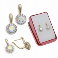 ZŁOTE KOLCZYKI Z CYRKONIĄ STAL POZŁACANE DLA NIEJ NA PREZENT