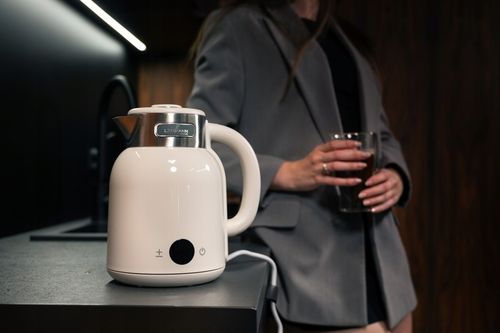 CZAJNIK ELEKTRYCZNY BEZPRZEWODOWY STALOWY RETRO DŹWIĘK BEŻOWY 2200W 1,5L na Arena.pl