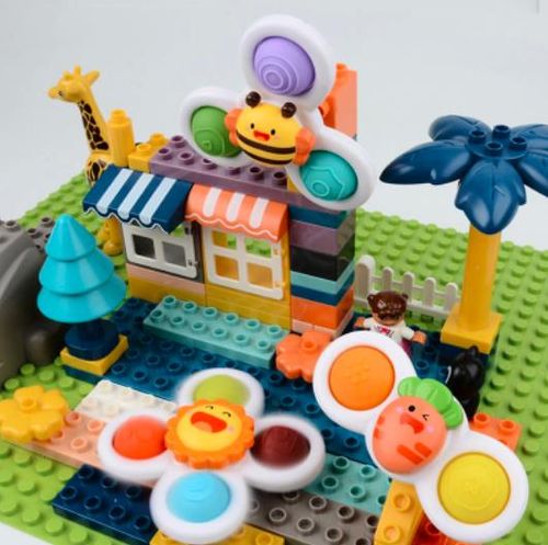 FIDGET SPINNER Z PRZYSSAWKĄ SENSORYCZNĄ KĄPIEL PREZENT GRZECHOTKA 3 SZTUKI na Arena.pl