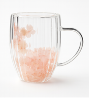 szklanka termiczna ryflowana z kwiatami w środku, gipsówka róż 300 ml