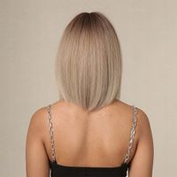 Peruka Jasny Brąz z grzywką efekt naturalny