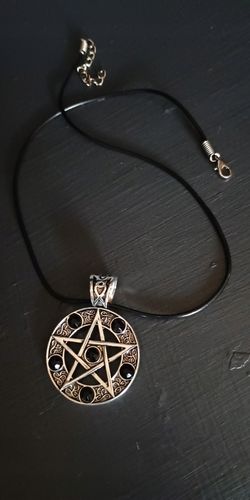 Naszyjnik Pentagram Black Stone Supernatural Nie z Tego Świata Sam Impala na Arena.pl