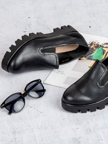 PÓŁBUTY CASUAL Rozmiar - 40 na Arena.pl