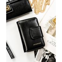 elegancki, mały portfel damski ze skóry ekologicznej w czarnym kolorze